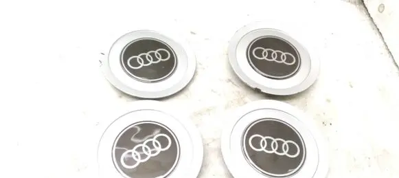 Audi A4 S4 B8 8K Non-original wheel cap 
