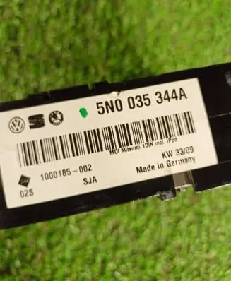 Volkswagen PASSAT CC USB socket connector 5N0035344A