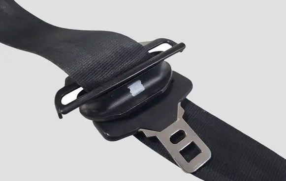 Volvo V40 Front seatbelt 31390453 619857300 010L0000