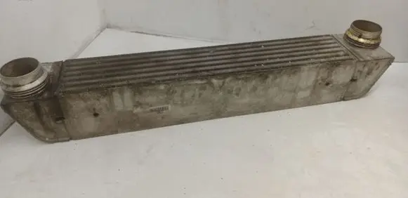 BMW 5 E60 E61 Intercooler radiator 7795823 F6438000