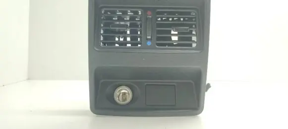 KIA Opirus Dash center air vent grill