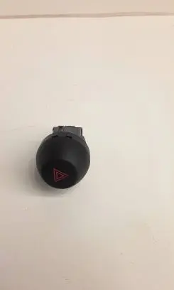 Toyota RAV 4 (XA30) Hazard light switch 15b060