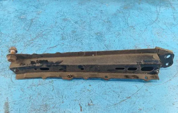 Toyota Prius (XW30) Front bumper cross member 5110712010