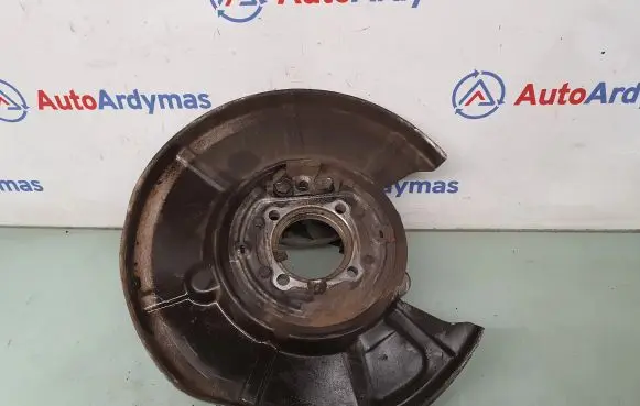 Rear wheel hub spindle/knuckle