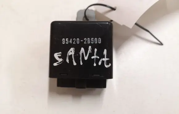Hyundai Santa Fe Window wiper relay 954202B500
