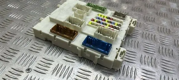 Ford Kuga II Fuse module DV6T14A073FD 00005016 021212