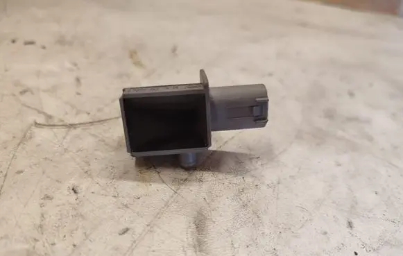 Mercedes-Benz C W204 Airbag deployment crash/impact sensor A2048201985