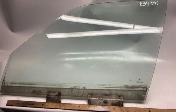 BMW 5 E34 Front door window glass four-door 43R000981