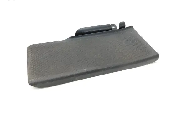 Foot area side trim