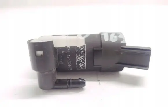 Ford Kuga I Windscreen/windshield washer pump