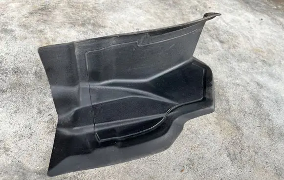 Alfa Romeo Stelvio Rear/tail light trim molding 156117189