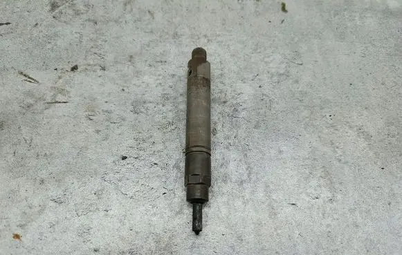 Iveco Daily 40.8 Fuel injector KBEL108P82BOSCH