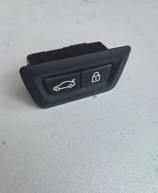 BMW X2 F39 Tailgate/boot open switch button 927512102