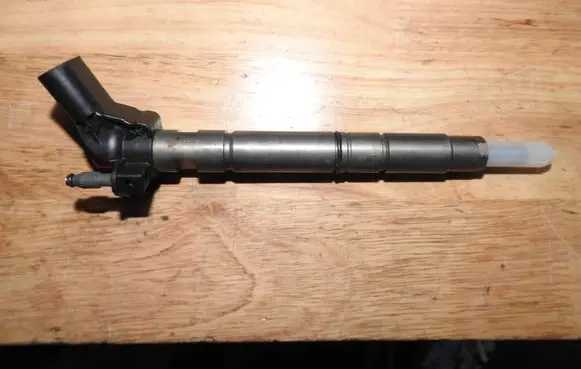 Audi A6 S6 C7 4G Fuel injector 0445117029