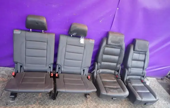 Volkswagen Touran I Second row seats 