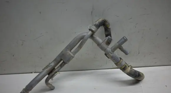 Engine coolant pipe/hose