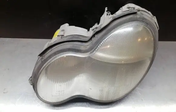 Mercedes-Benz C W203 Headlight/headlamp A2038200161