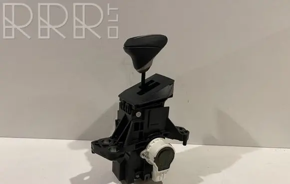Lexus CT 200H Gear shifter/selector 75C833