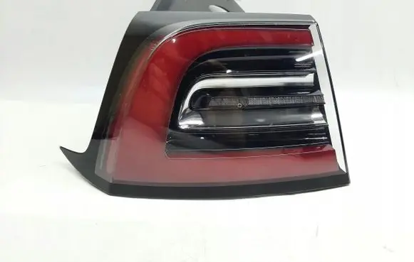 Tesla Model 3 Rear/tail lights 1502086-00-D