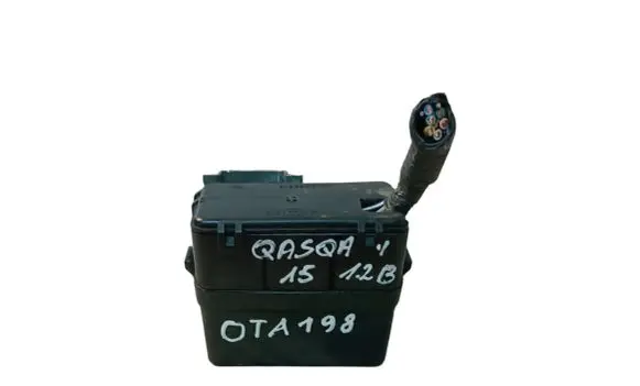 Nissan Qashqai Fuse module 24382AD100