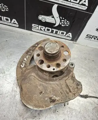 Mercedes-Benz CLS C218 X218 Front wheel hub 21809