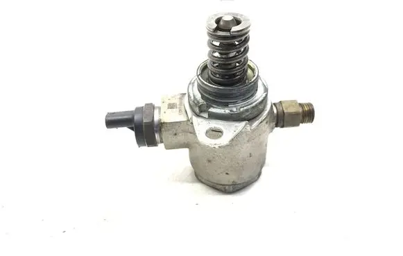 Volkswagen Scirocco Fuel injection high pressure pump 03C127026D 9726214921089