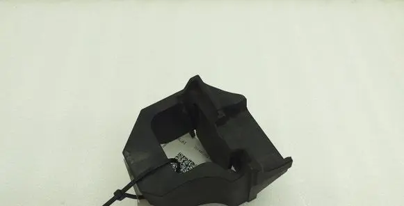 BMW 1 E81 E87 Radiator mount bracket 7807185 17117807185