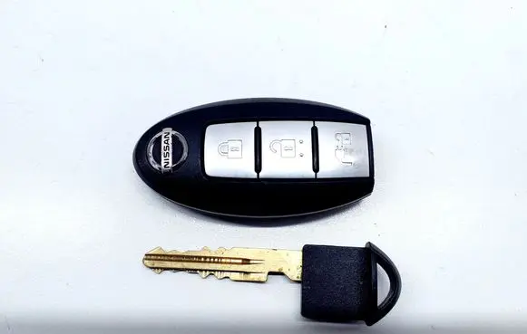 Nissan Leaf II (ZE1) Ignition key/card 
