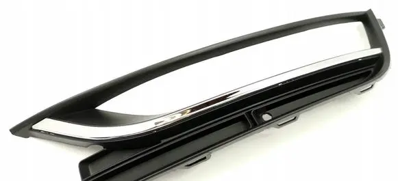 Volkswagen PASSAT B7 Front bumper lower grill 2248047