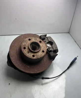 BMW 5 E39 Front wheel hub spindle knuckle 73736