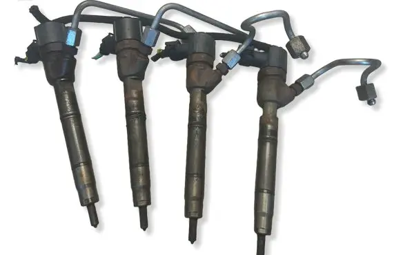 Hyundai i30 Fuel injectors set 0445110256
