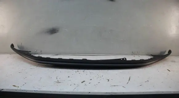 Front bumper lip