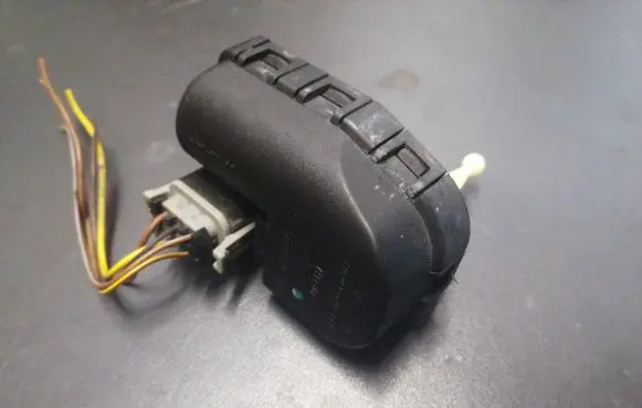 Headlight level adjustment motor