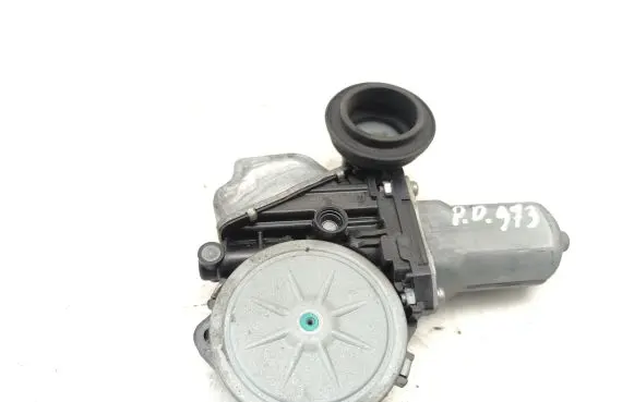 Toyota Prius (XW30) Front door window regulator motor 8571030400 0620201230