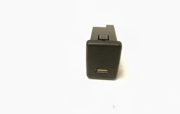 Opel Astra K USB socket connector 13506017