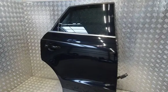 Audi Q3 8U Rear door