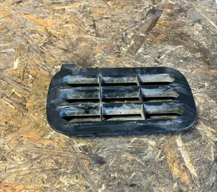 Mercedes-Benz E W124 Quarter panel pressure vent 1248370230