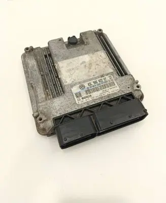 Volkswagen Golf V Engine control unit/module 03L906022KF 03L906022G 0281015332