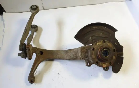 Volkswagen PASSAT B5 Front wheel hub