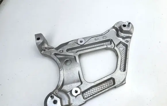 Peugeot 3008 III A/C compressor mount bracket 9842152980