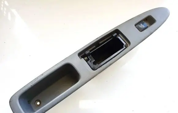 Toyota Avensis Verso Electric window control switch 8403044020 84030-44020