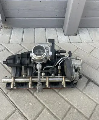 Audi A4 S4 B7 8E 8H Intake manifold 06133185