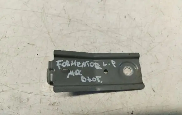 Cupra Formentor Fender mounting bracket