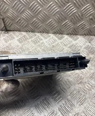Volvo V70 Engine control unit/module 08667710A 28SA5015 0281010319