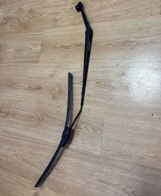 Chrysler Pacifica Front wiper blade arm