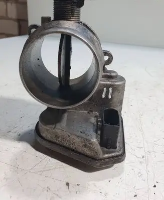 BMW 3 E90 E91 Throttle valve 7804373 B72410424