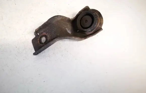 Toyota RAV 4 (XA30) Radiator mount bracket 