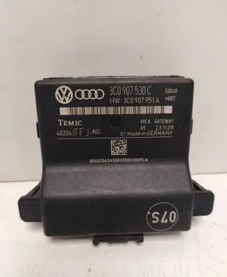 Volkswagen PASSAT B6 Gateway control module 3C0907530C 3C0907951A 402063