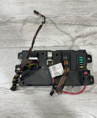 BMW 1 F20 F21 Fuse module 9279822 0003000002 00000F4C