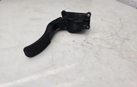 Mercedes-Benz Vito Viano W639 Accelerator throttle pedal 0280755023 A9063000404 ZGS007Q011
